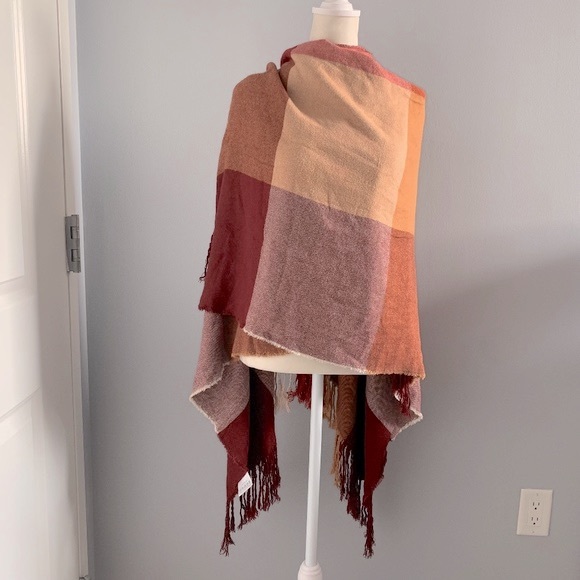 Siizu Causebox Scarf Wrap Poncho Cranberry Colorblock Outdoor Layering Cabincore - Picture 3 of 5